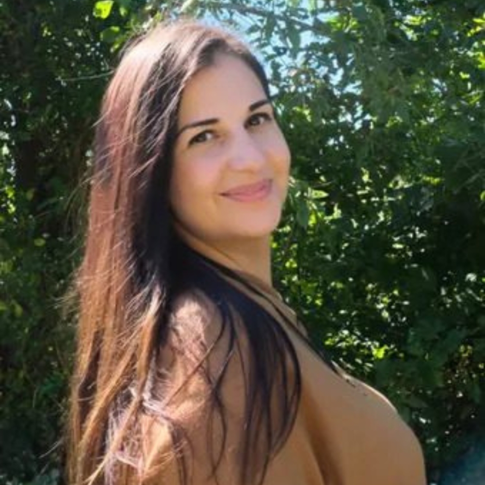 Lucia falcone headshot
